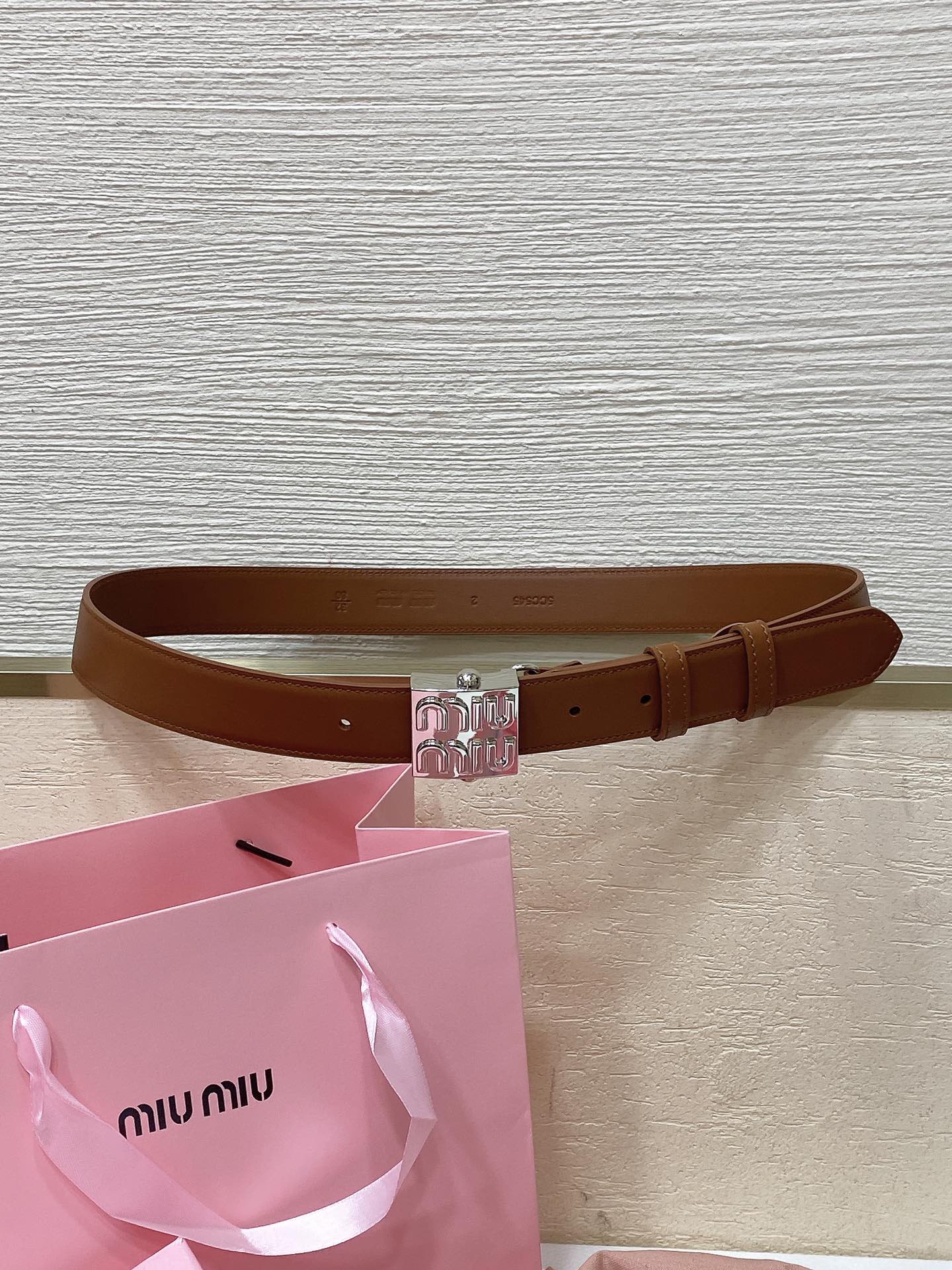 미우미우 3cm 벨트