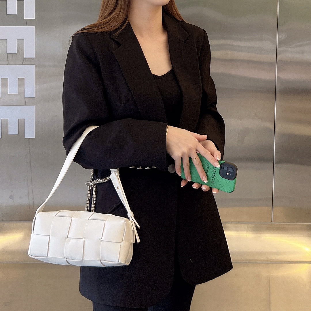 보테가 숄더백