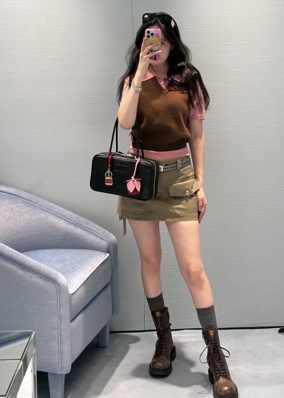 미우미우 반팔