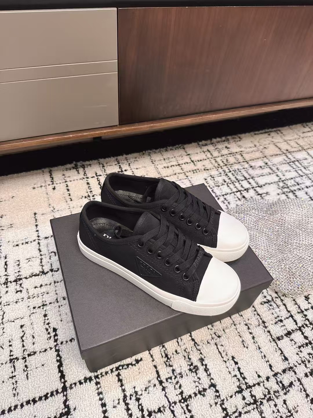 프라다 스니커즈