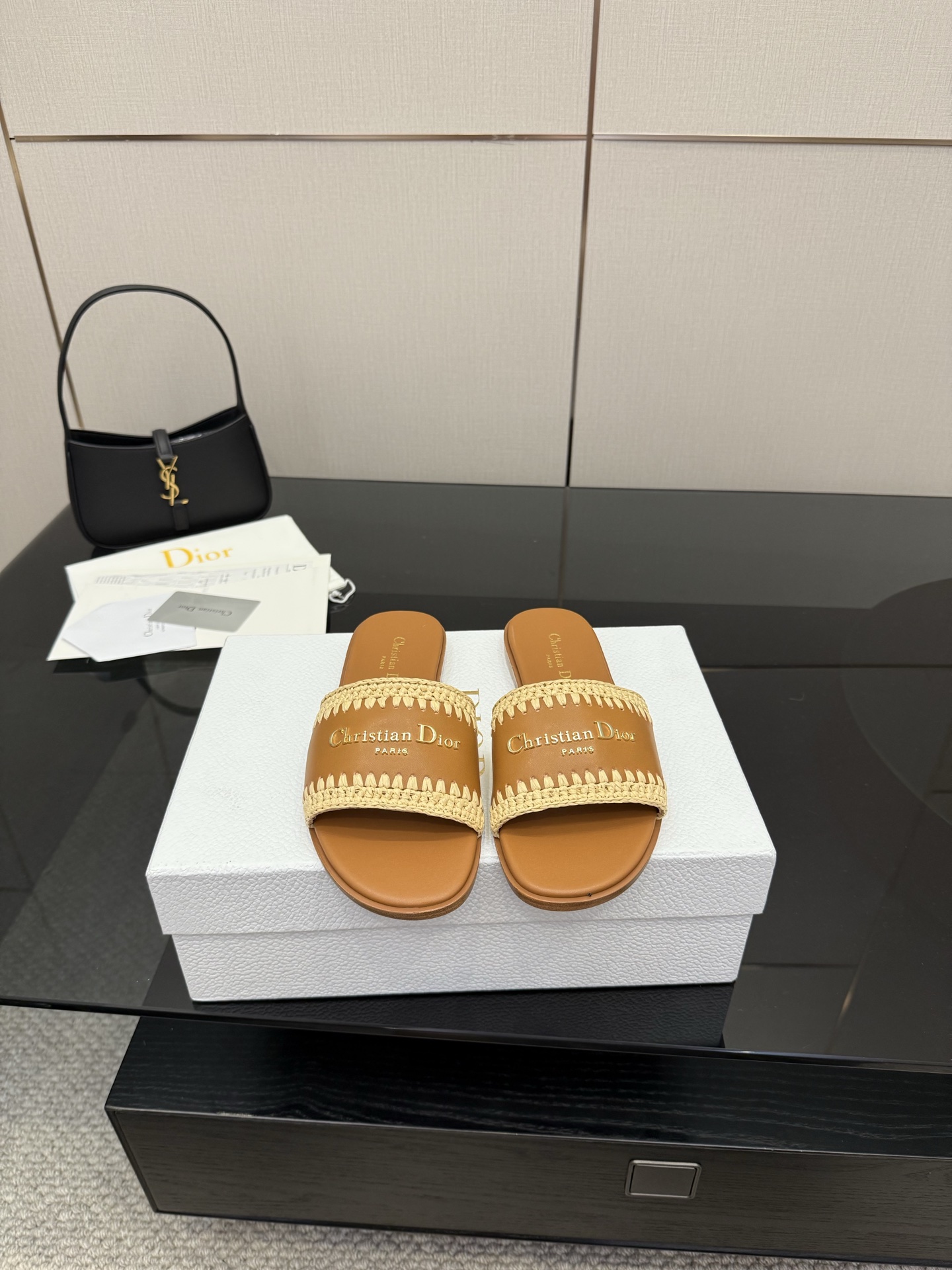 디올 슬리퍼